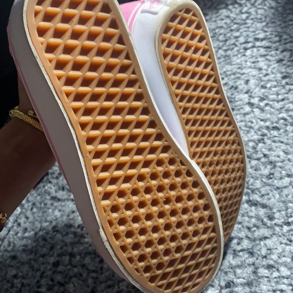 Vans - Picture 3 of 4